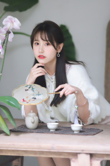 刘雨欣晒女儿照片